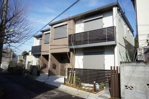 エクラシエ　ガーデンズ 202号-1