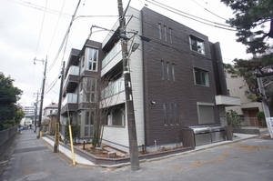 ラ　メゾン　芽依