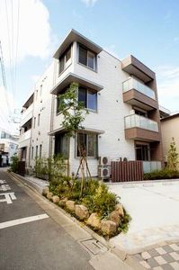 Ａ－ＦＩＲＳＴ　五反野 302号-1