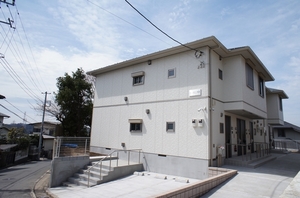 シャーメゾン梶山 201号-1