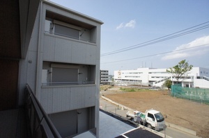 ラ・レーヌ美園 203号-1