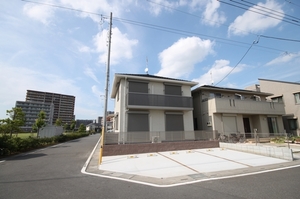 プレミアス