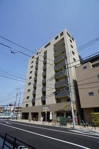 リゼ　チョウフ