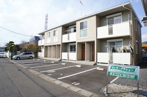 ヴィラ・グラシュー 102号-1