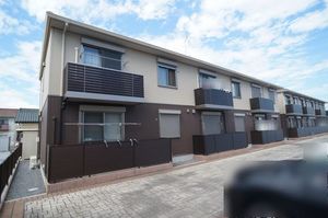 ラ・ヴィータ・ローザＢ