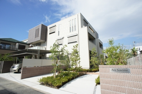 Ｌａ　ｌｕｍｉｅｒｅ