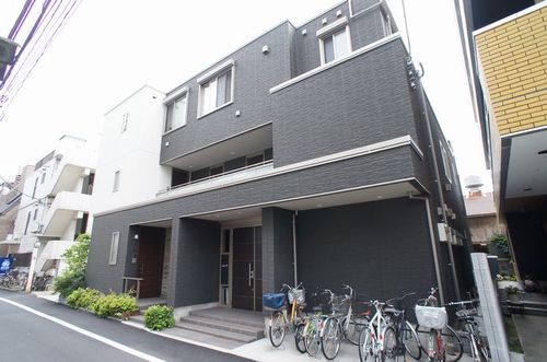 アイ・イースト