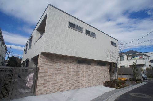 Ｃｏｕｒｔ　Ｍ 202号-13