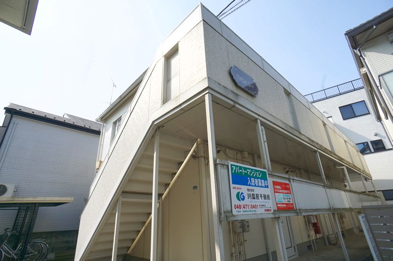 クレセントコート202-1