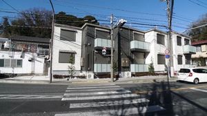 シャーメゾンアビヨン 202号-1