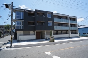 シャーメゾン鶴見三番館 203号-1