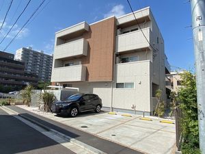 シャーメゾン鶴見弐番館 302号-1