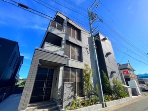 アヴァンセ横濱鶴ヶ峰 202号-1