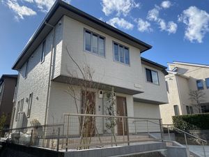 アコラット・チェアリー