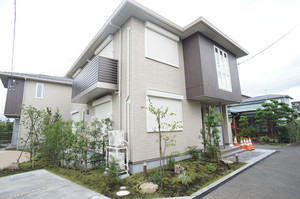 ドゥ　ラ　レーヌ　Ｅ 201号-1