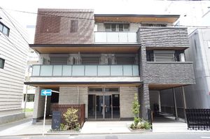 ファーストアヴェニュー