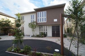 イーストエデン