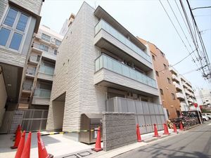 ティーフ　ヴァルト 202号-1