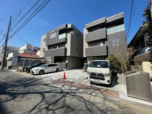 グランド　スクエア　イースト 202号-1