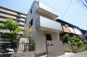 ＭＡＳＴさいたま新都心３階建