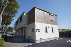 クローバーメゾン 102号-1