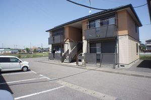 クレストタウンＤ 201号-1