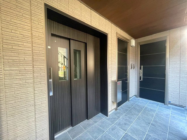 コンフォーザ鶴ヶ峰 203号-4