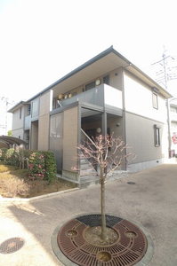 ラージヴィラ三番館 202号-4