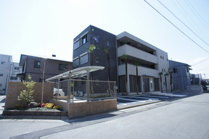 ジュネス戸田 302号-1