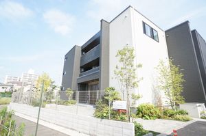 インターシェーン