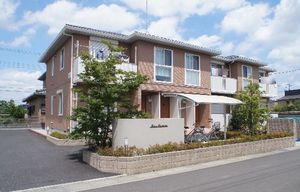 メゾン　シャルトラン 203号-1