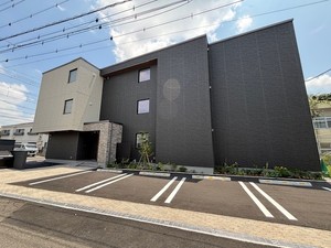 メゾン　ド　スリジエ 201号-1