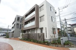 ルピナス・コート