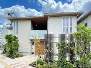 コンフォルマン－エスト