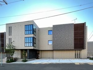 シャーメゾンルナ