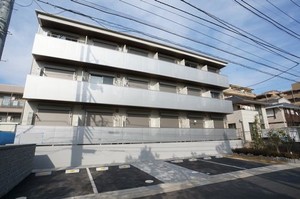 セレナ　ヴィータ 303号-1