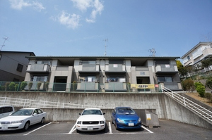 シャーメゾン四番館 102号-1