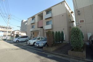 ヴィラ・イーストＢ 301号-1