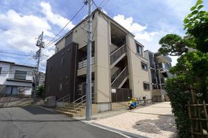 ＨＩＬＬＣＲＥＳＴ 302号-1