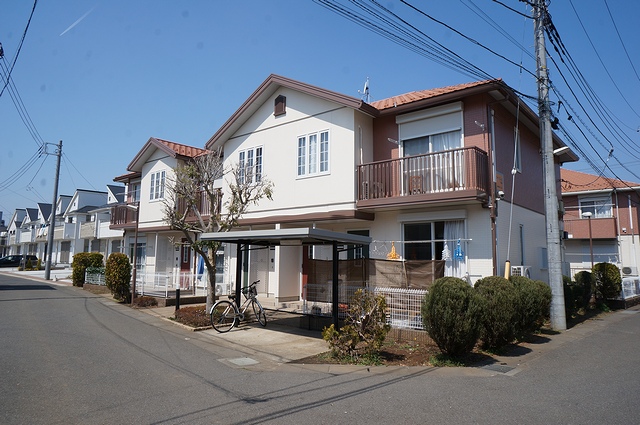 コートビレッジ伍番館202-1