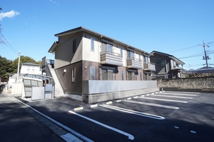 シャーメゾン城山公園 102号-1