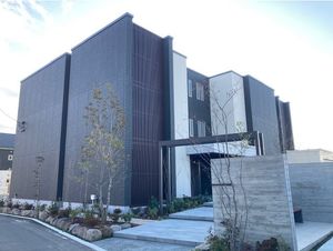 サラ　イースト