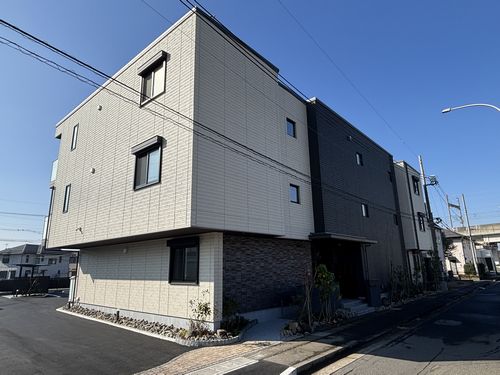 メーデン・コート