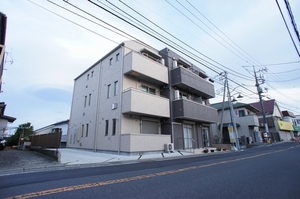 リリー・レジデンス港南 303号-1