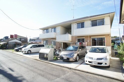 トレビュート