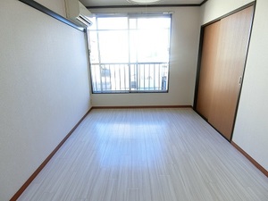 シャト－レ西新井 201号-2