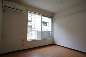 ヴィラ・大井手 203号-2