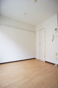 ヴィラ・大井手 203号-3