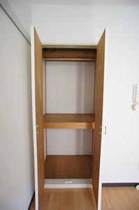 ヴィラ・大井手 203号-4