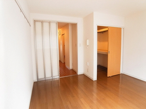 フラットパークサイド 102号-3